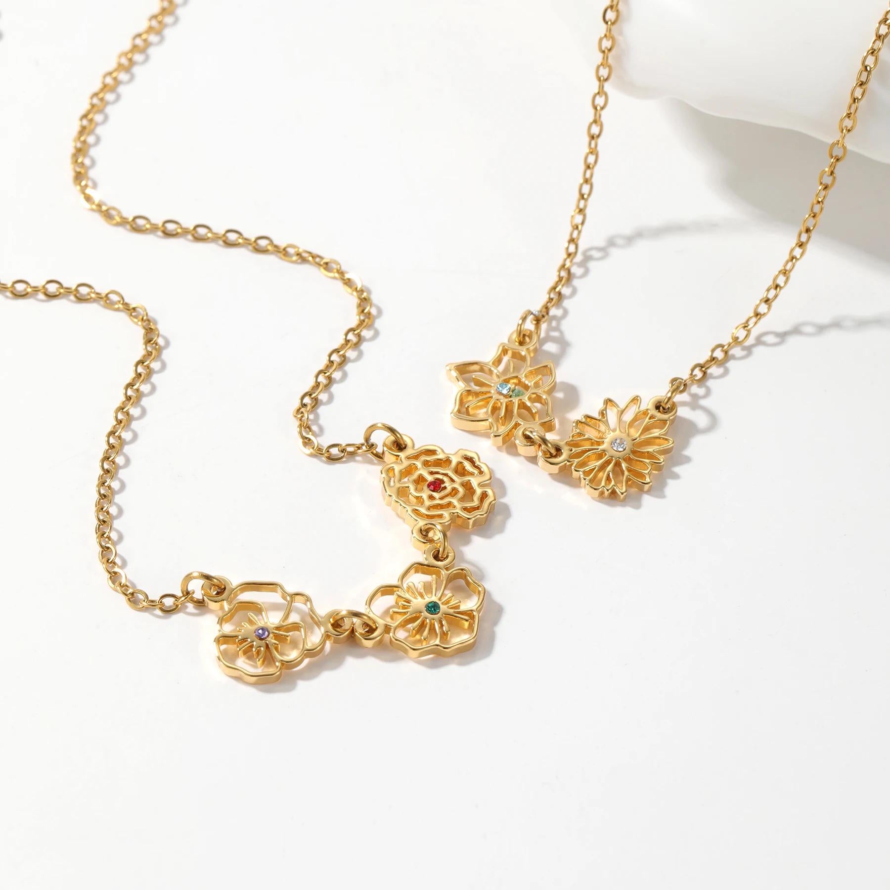 Personalized Birth Flower Necklace: 18K Gold, Custom Floral Jewelry