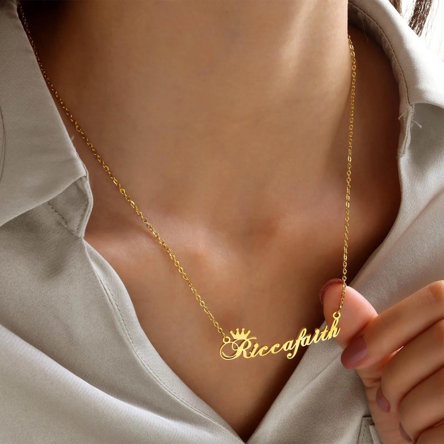 Custom Script Name Necklace: Unique Personalized Jewelry with Heart Accent