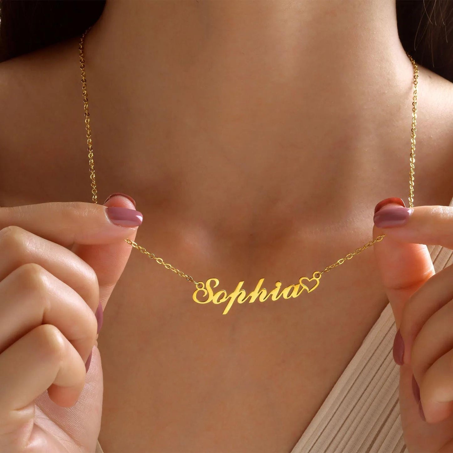 Personalized Script Name Necklace: Elegant Custom Jewelry